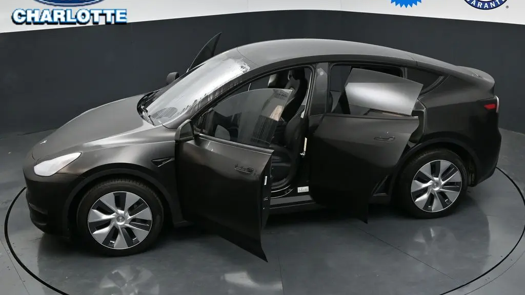 2023 Tesla Model Y Base
