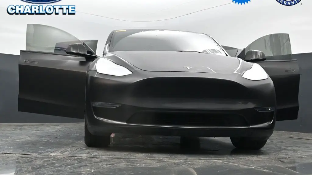 2023 Tesla Model Y Base