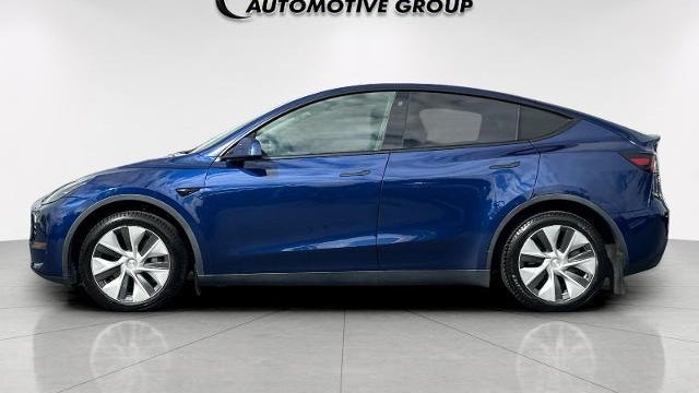 2023 Tesla Model Y Base