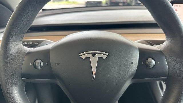 2023 Tesla Model Y Base