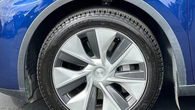2023 Tesla Model Y Base