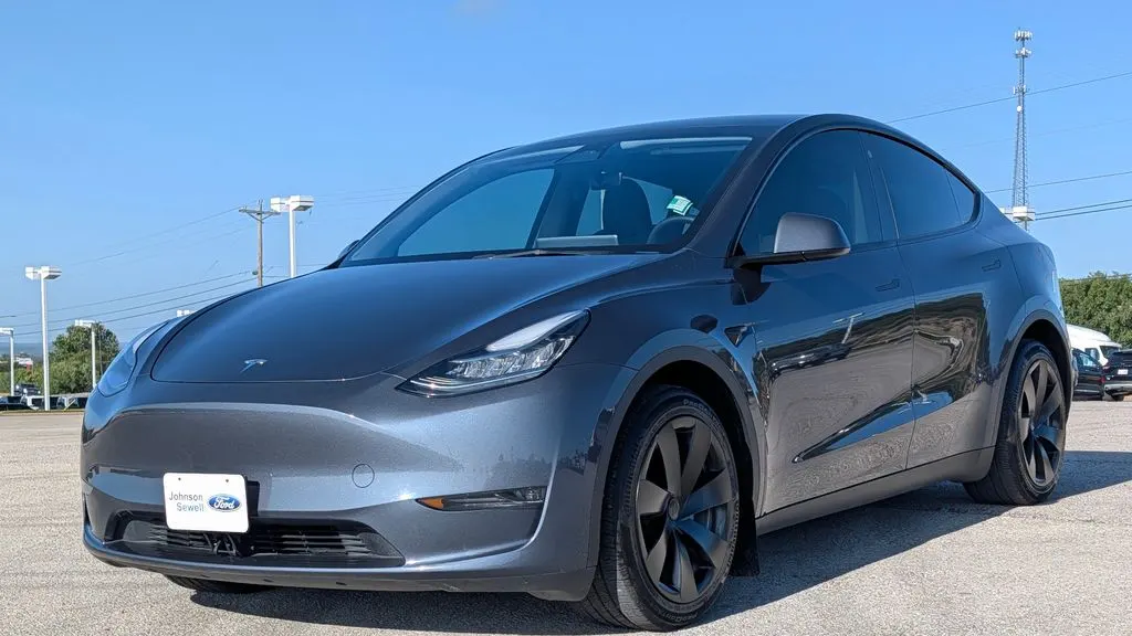 2023 Tesla Model Y Base