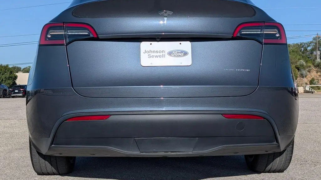 2023 Tesla Model Y Base