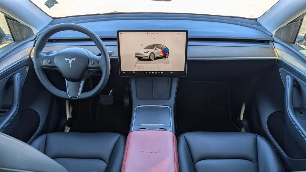 2023 Tesla Model Y Base