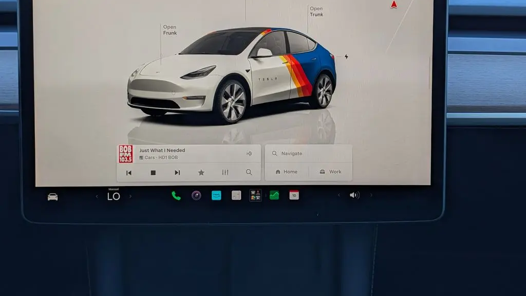 2023 Tesla Model Y Base