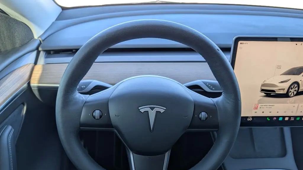 2023 Tesla Model Y Base