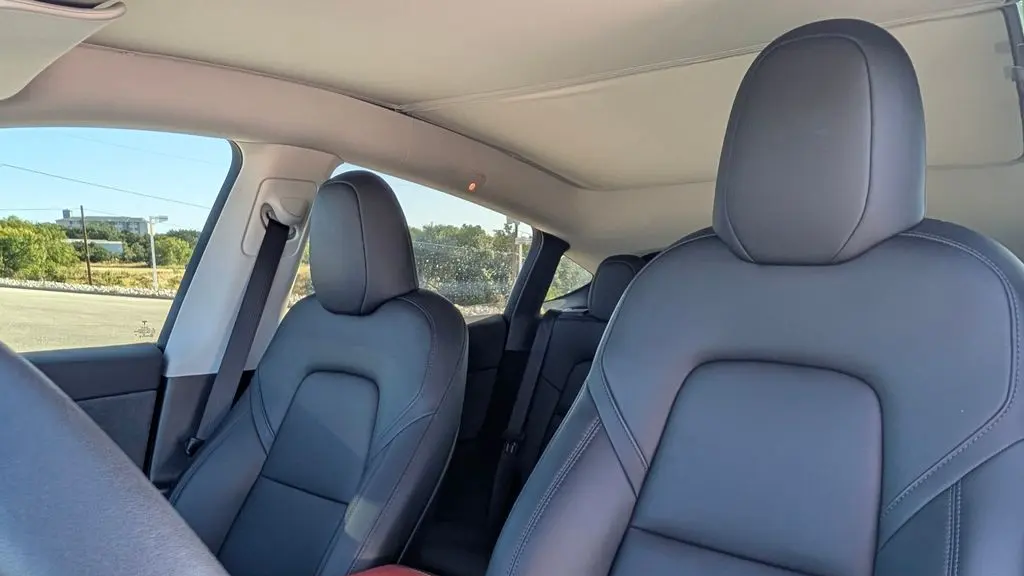 2023 Tesla Model Y Base