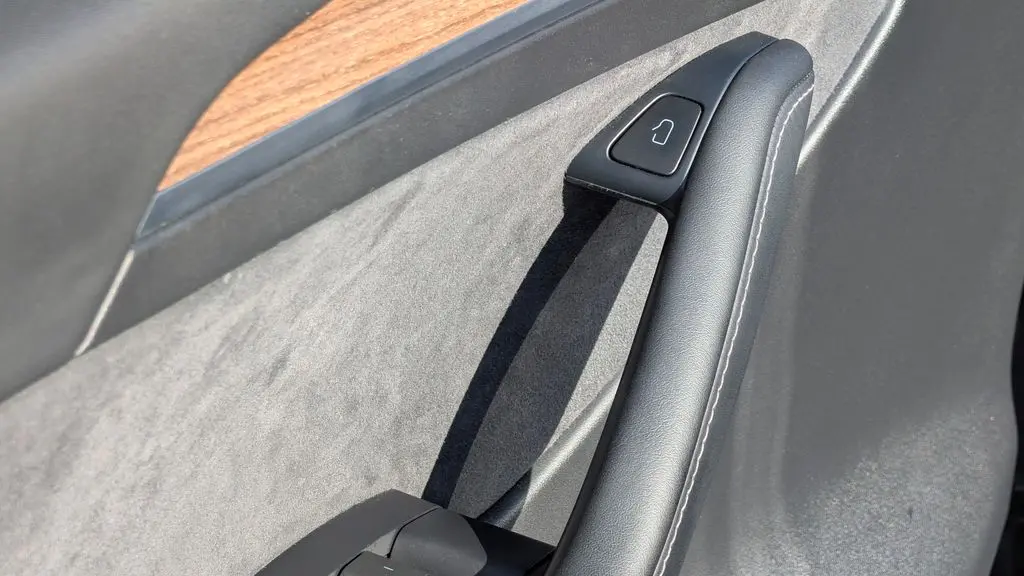 2023 Tesla Model Y Base