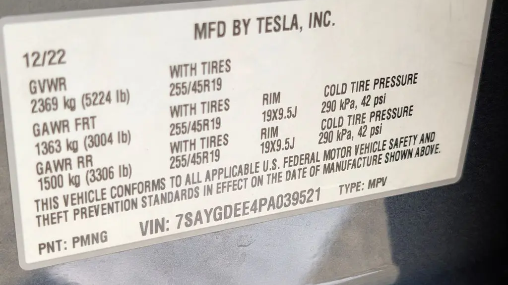 2023 Tesla Model Y Base
