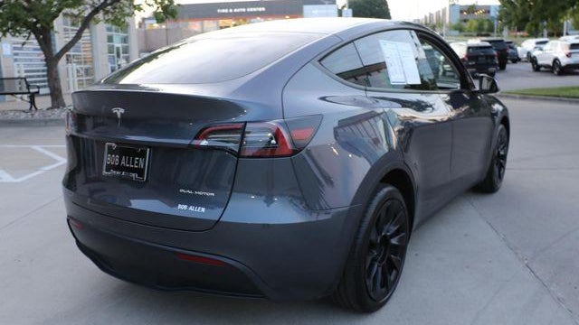 2023 Tesla Model Y Base