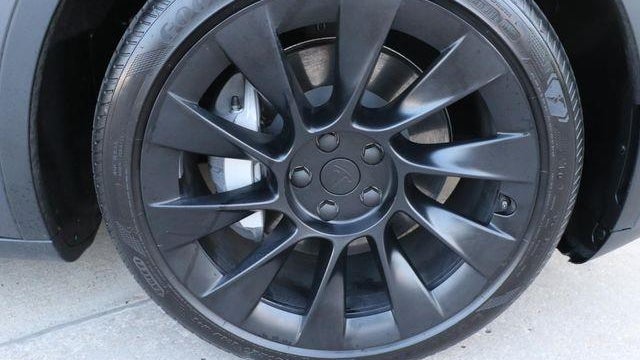 2023 Tesla Model Y Base
