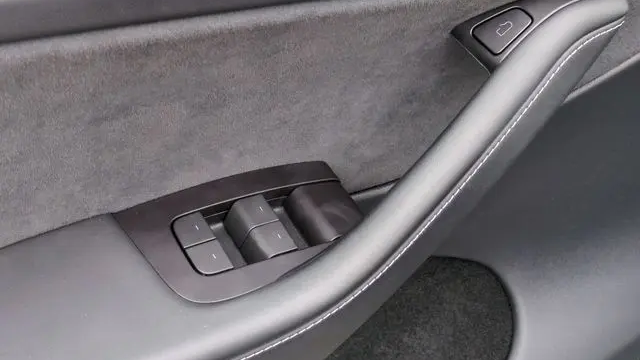 2023 Tesla Model Y Base