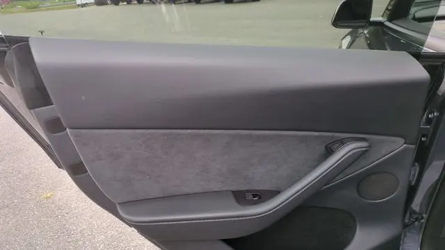 2023 Tesla Model Y Base