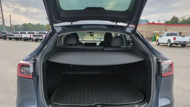 2023 Tesla Model Y Base
