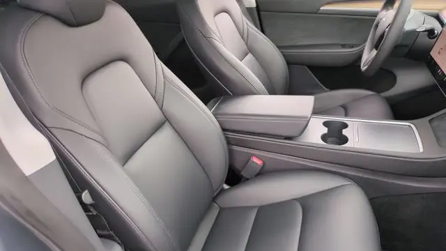 2023 Tesla Model Y Base