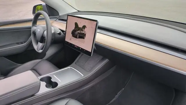 2023 Tesla Model Y Base