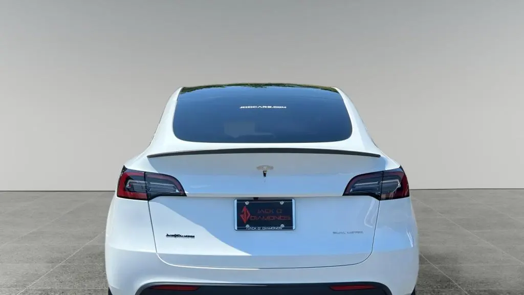 2023 Tesla Model Y Base