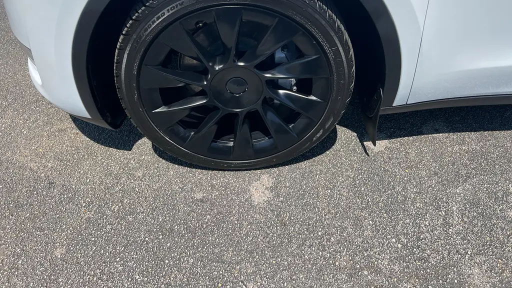 2023 Tesla Model Y Base