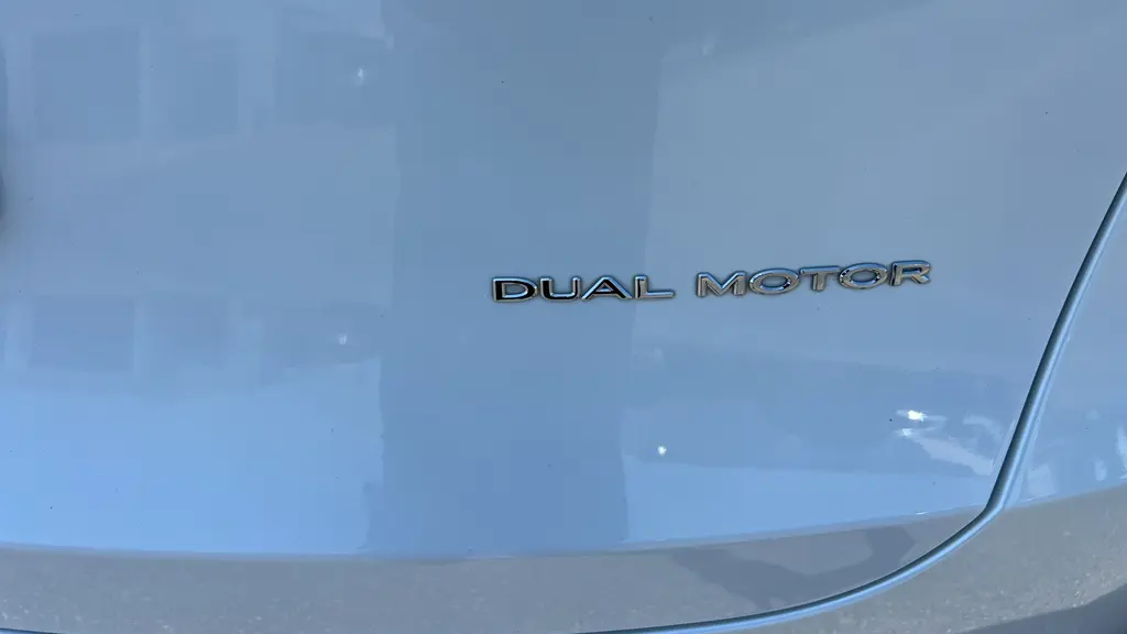 2023 Tesla Model Y Base