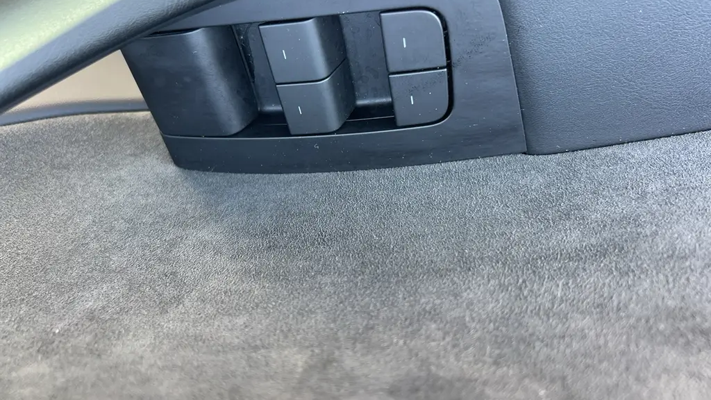 2023 Tesla Model Y Base