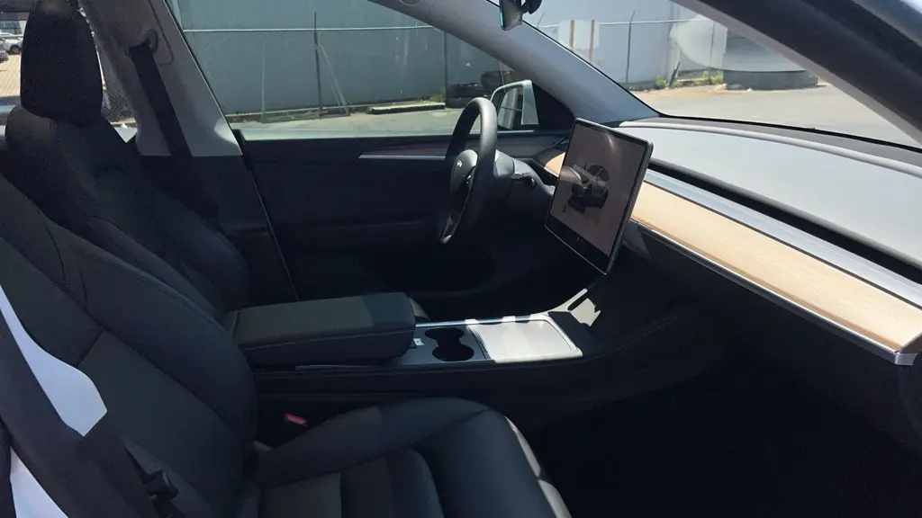 2023 Tesla Model Y Base