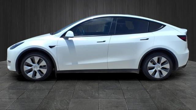 2023 Tesla Model Y Base