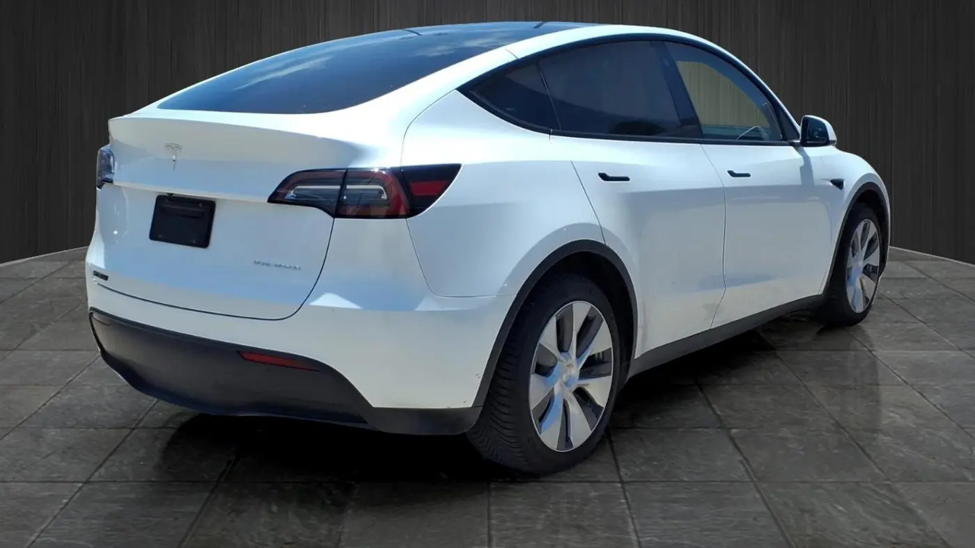 2023 Tesla Model Y Base