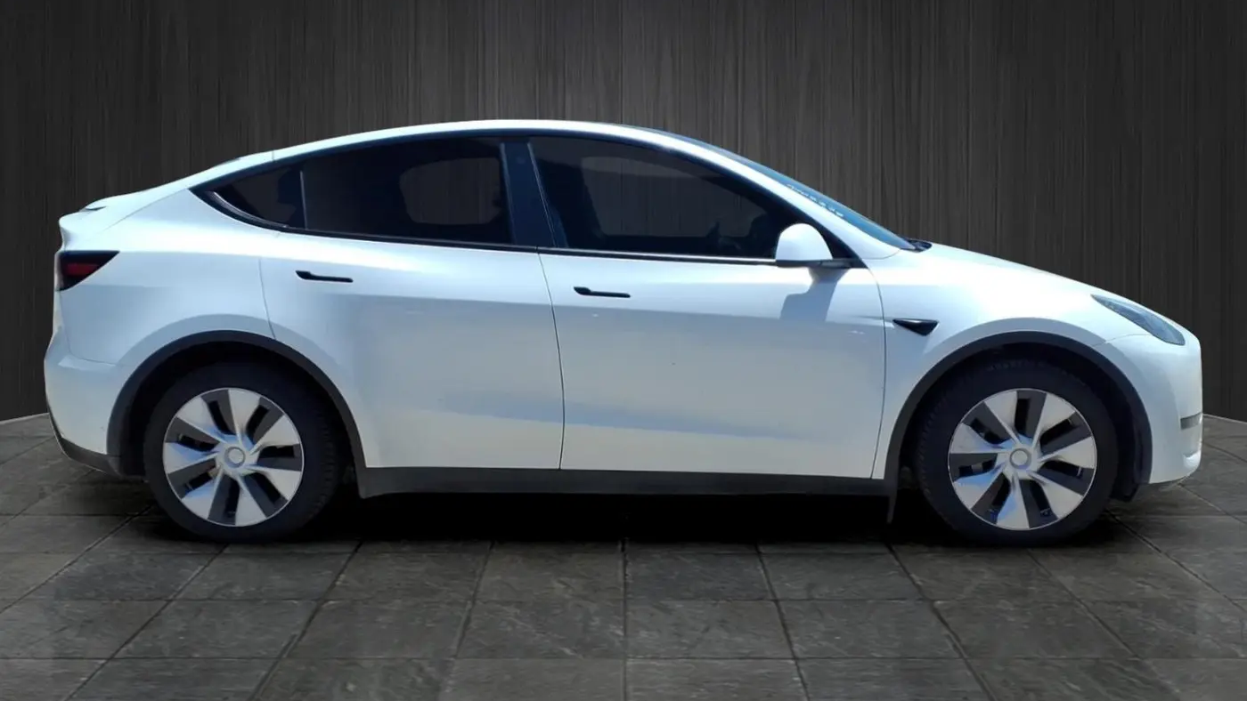 2023 Tesla Model Y Base