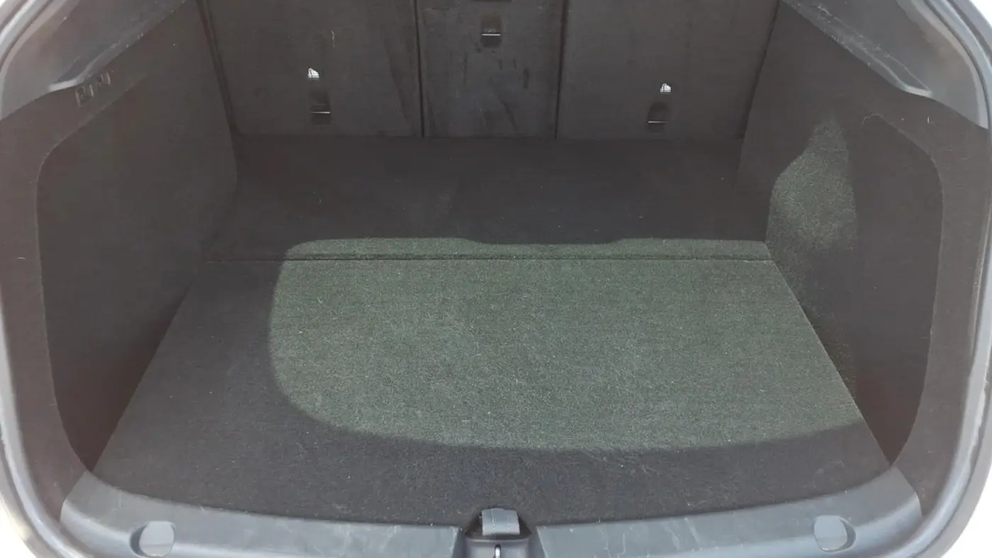 2023 Tesla Model Y Base