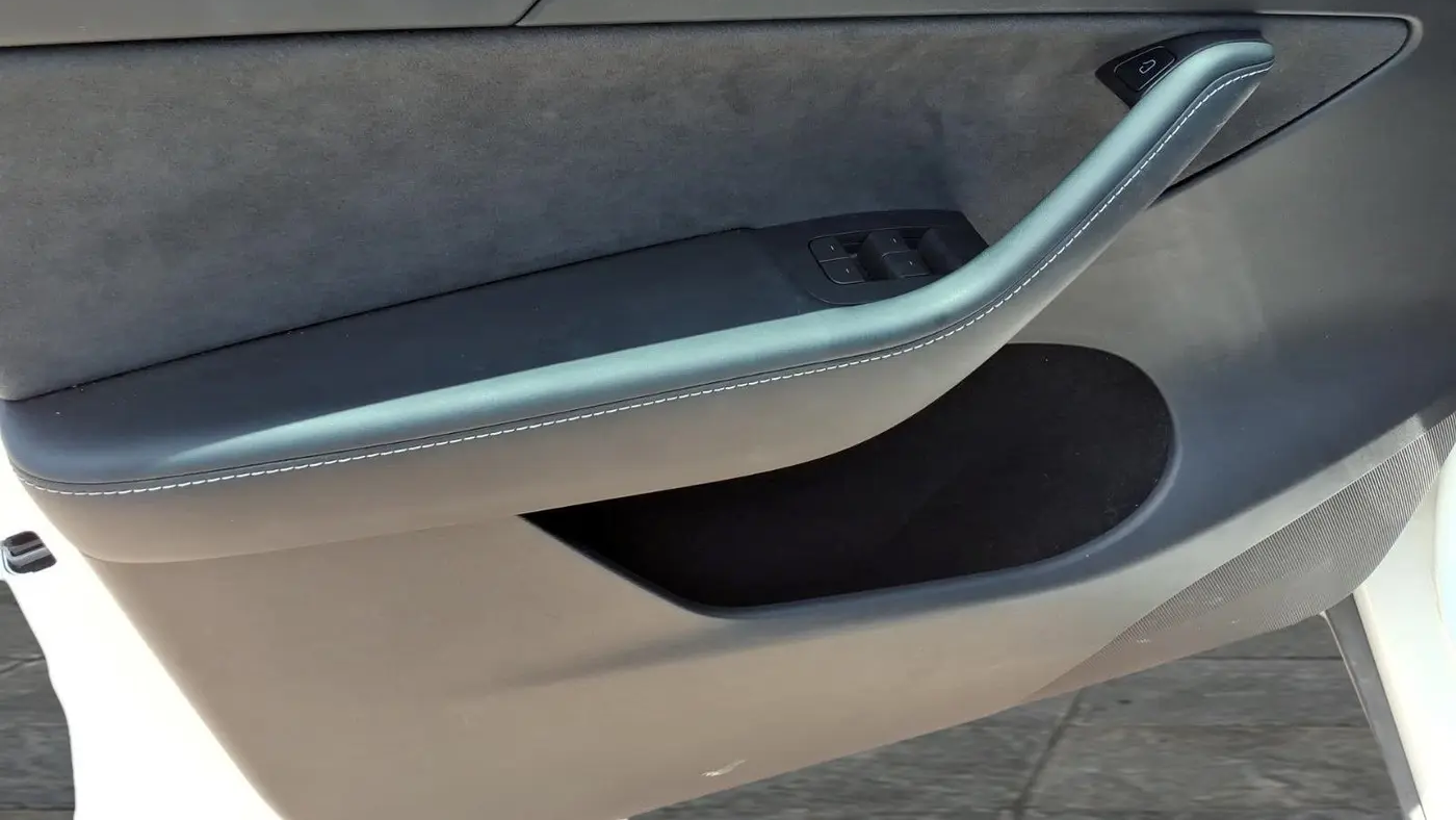 2023 Tesla Model Y Base