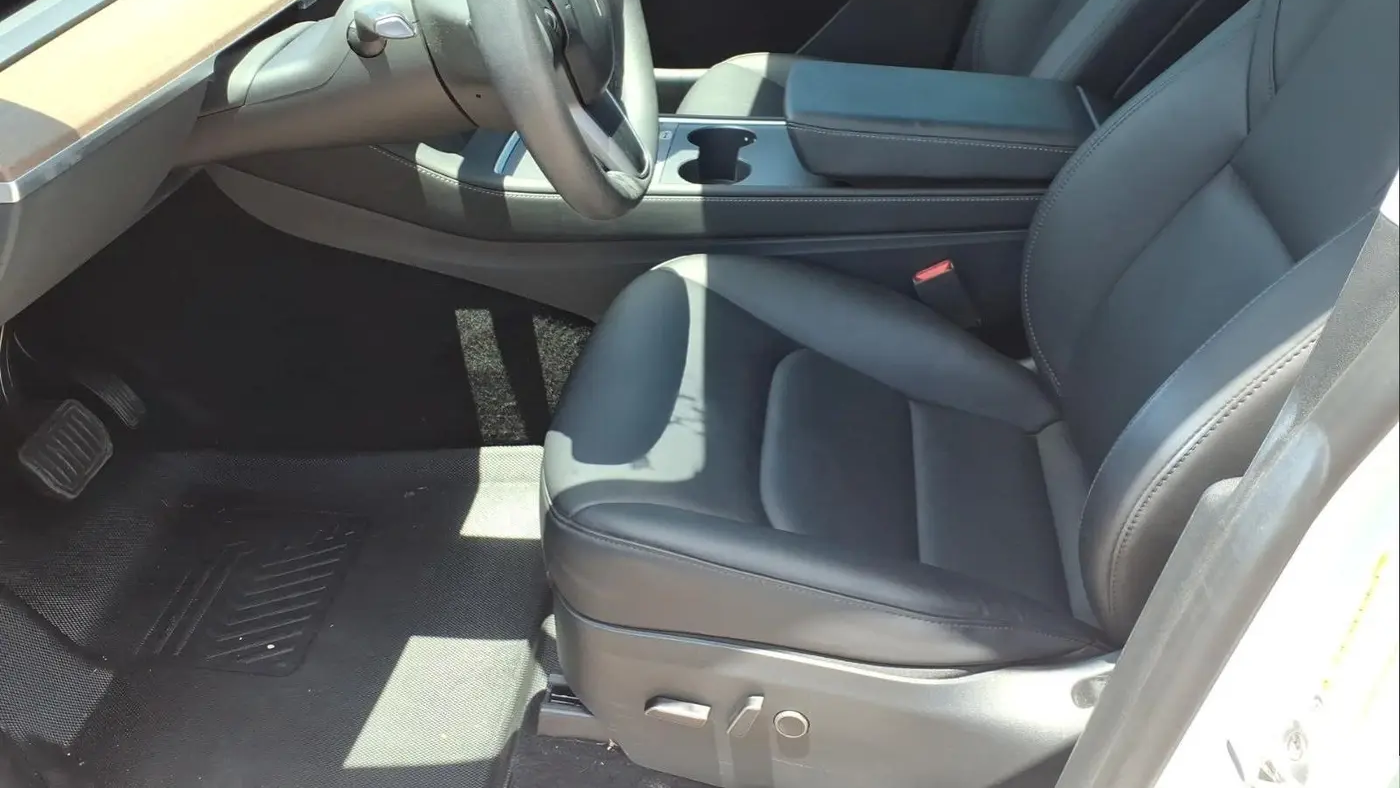 2023 Tesla Model Y Base