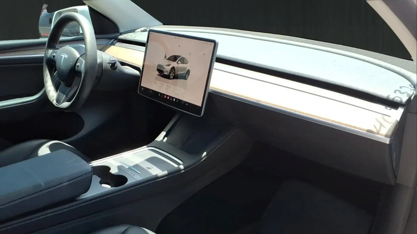 2023 Tesla Model Y Base