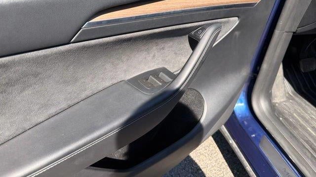 2023 Tesla Model Y Base