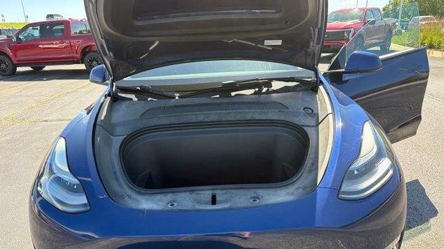2023 Tesla Model Y Base