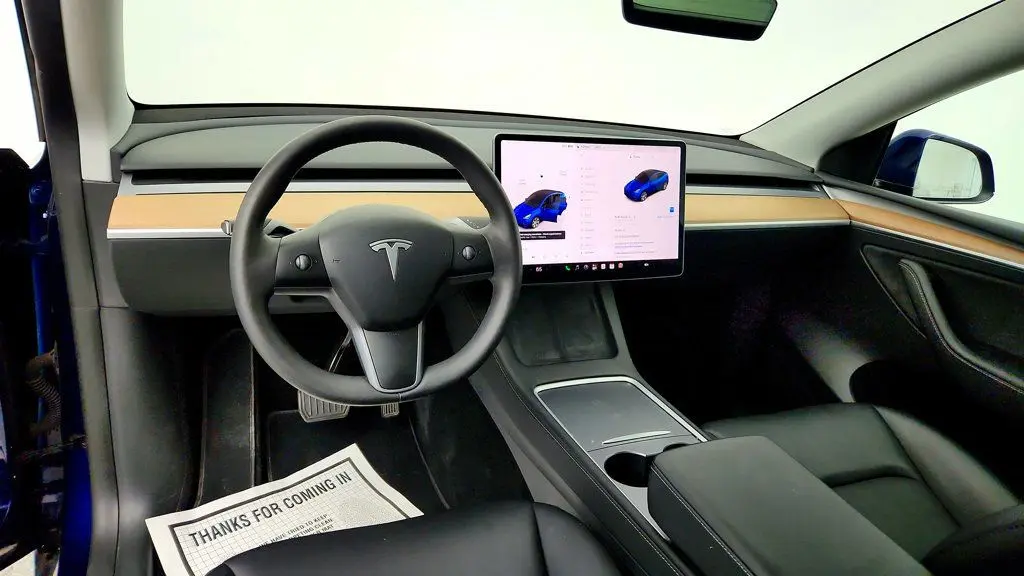 2023 Tesla Model Y Base