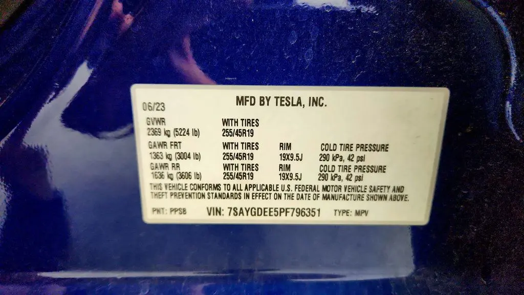 2023 Tesla Model Y Base