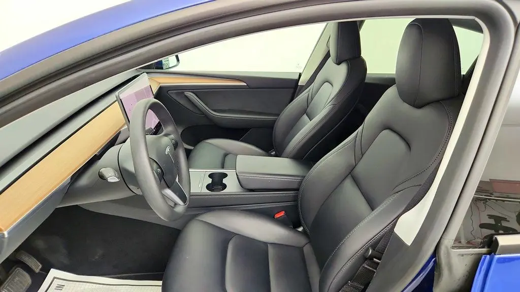 2023 Tesla Model Y Base