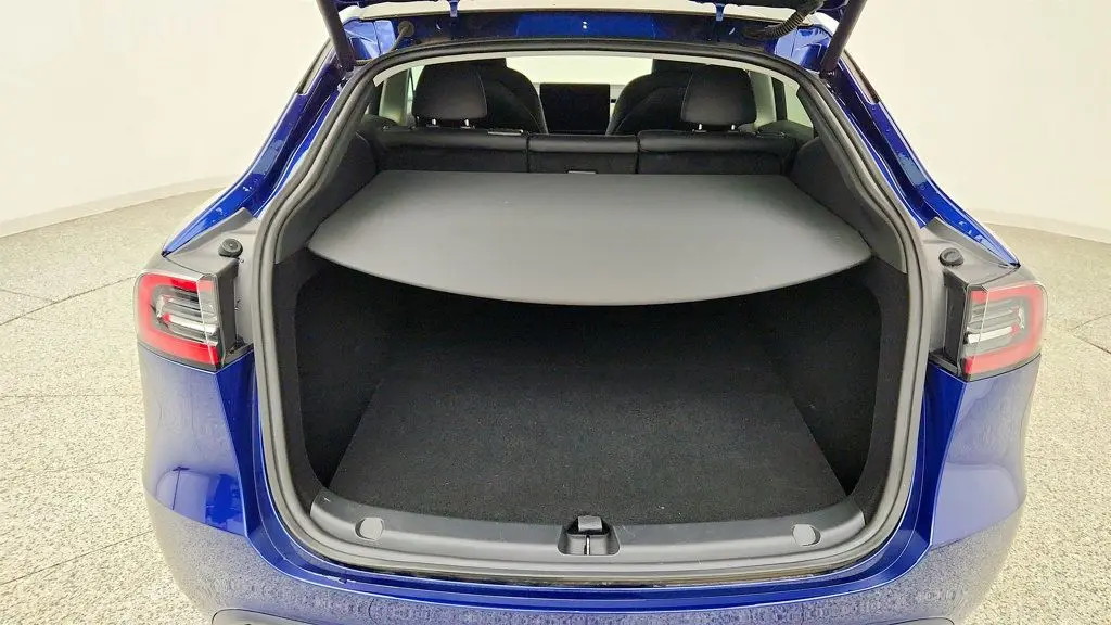 2023 Tesla Model Y Base