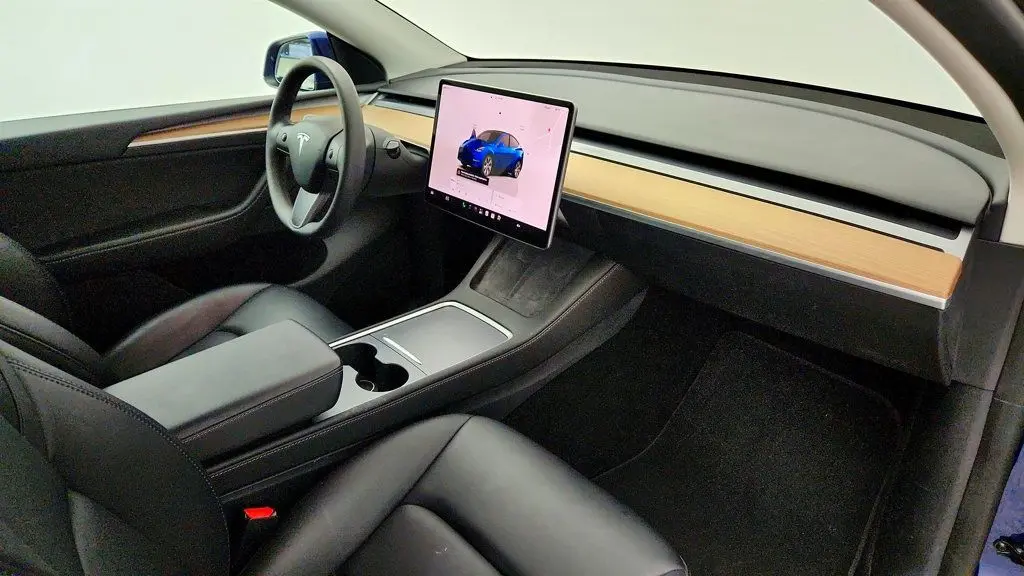 2023 Tesla Model Y Base
