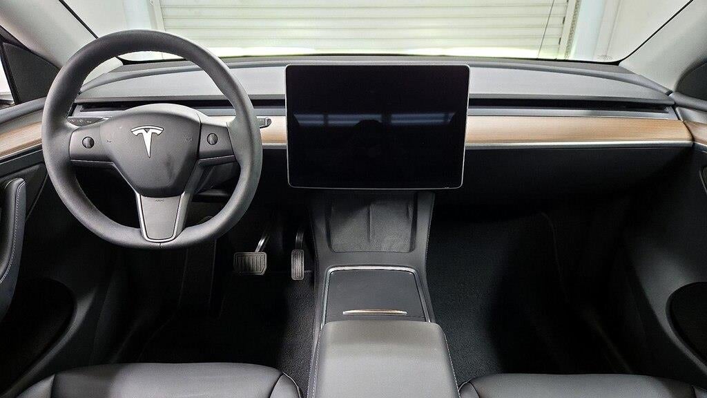 2025 Tesla Model Y Long Range
