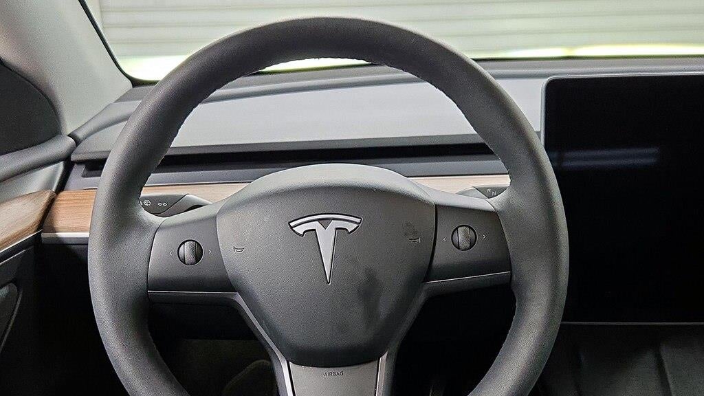 2025 Tesla Model Y Long Range