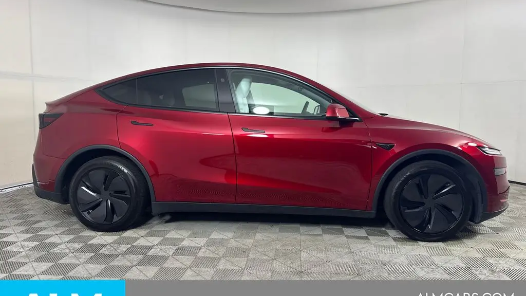 2026 Tesla Model Y Long Range