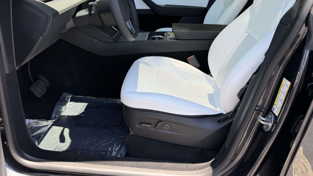 2026 Tesla Model Y Premium