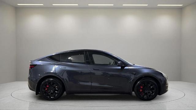 2024 Tesla Model Y Long Range — photo 1 of 12