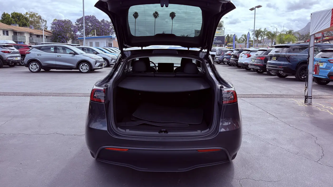 2024 Tesla Model Y Long Range