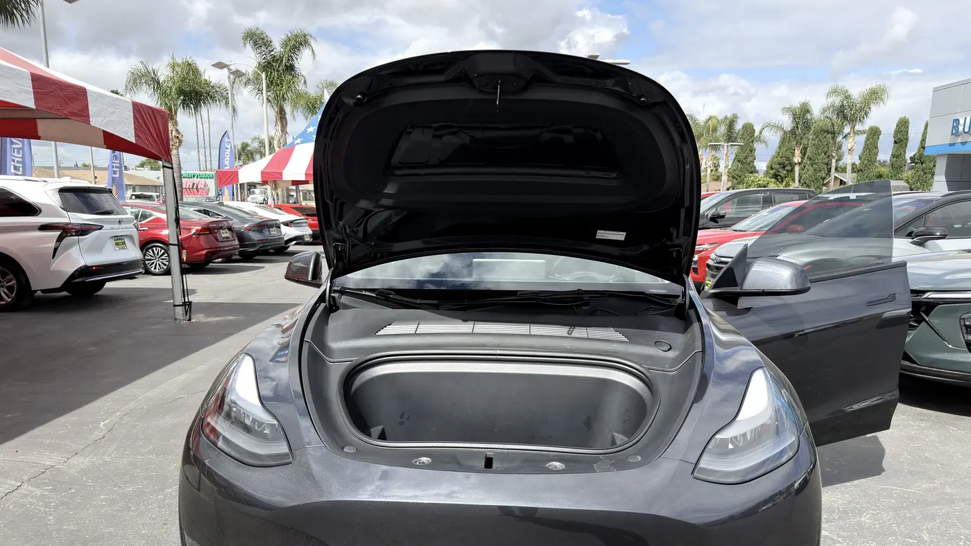 2024 Tesla Model Y Long Range