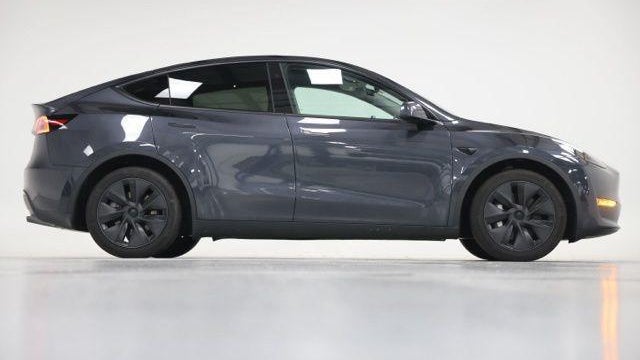 2025 Tesla Model Y Long Range