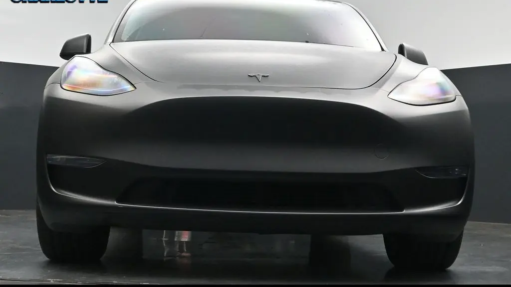 2023 Tesla Model Y Base