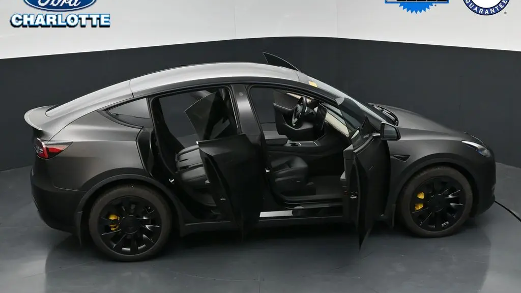 2023 Tesla Model Y Base