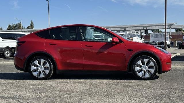 2023 Tesla Model Y Base